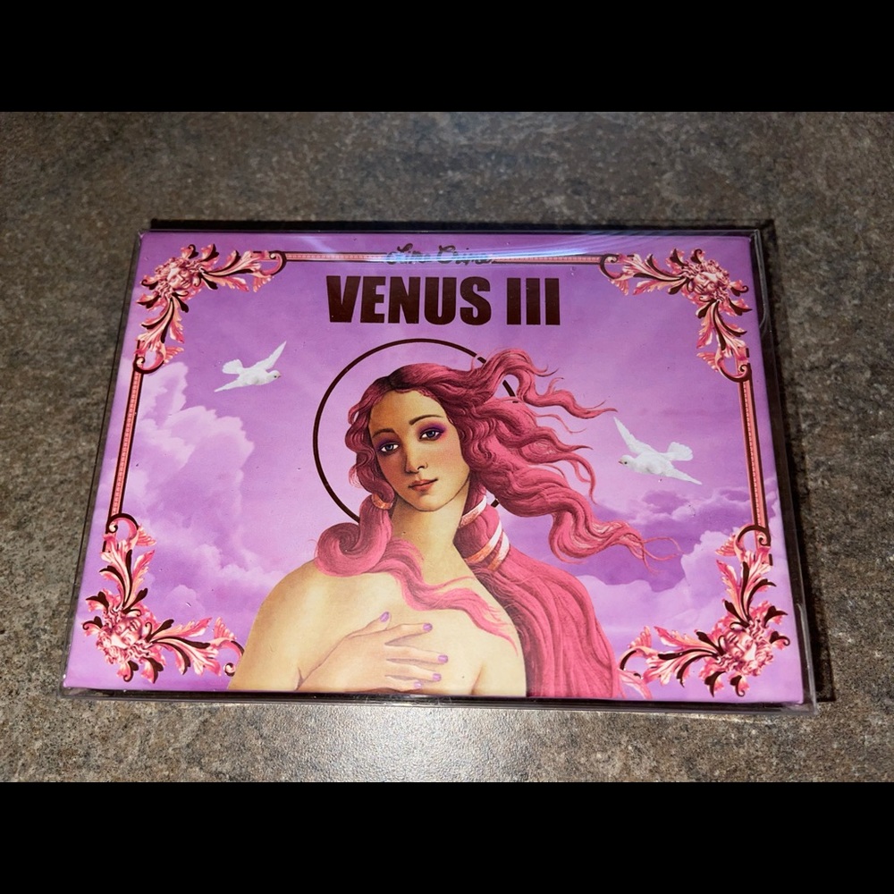 Venus III Eyeshadow Pallette